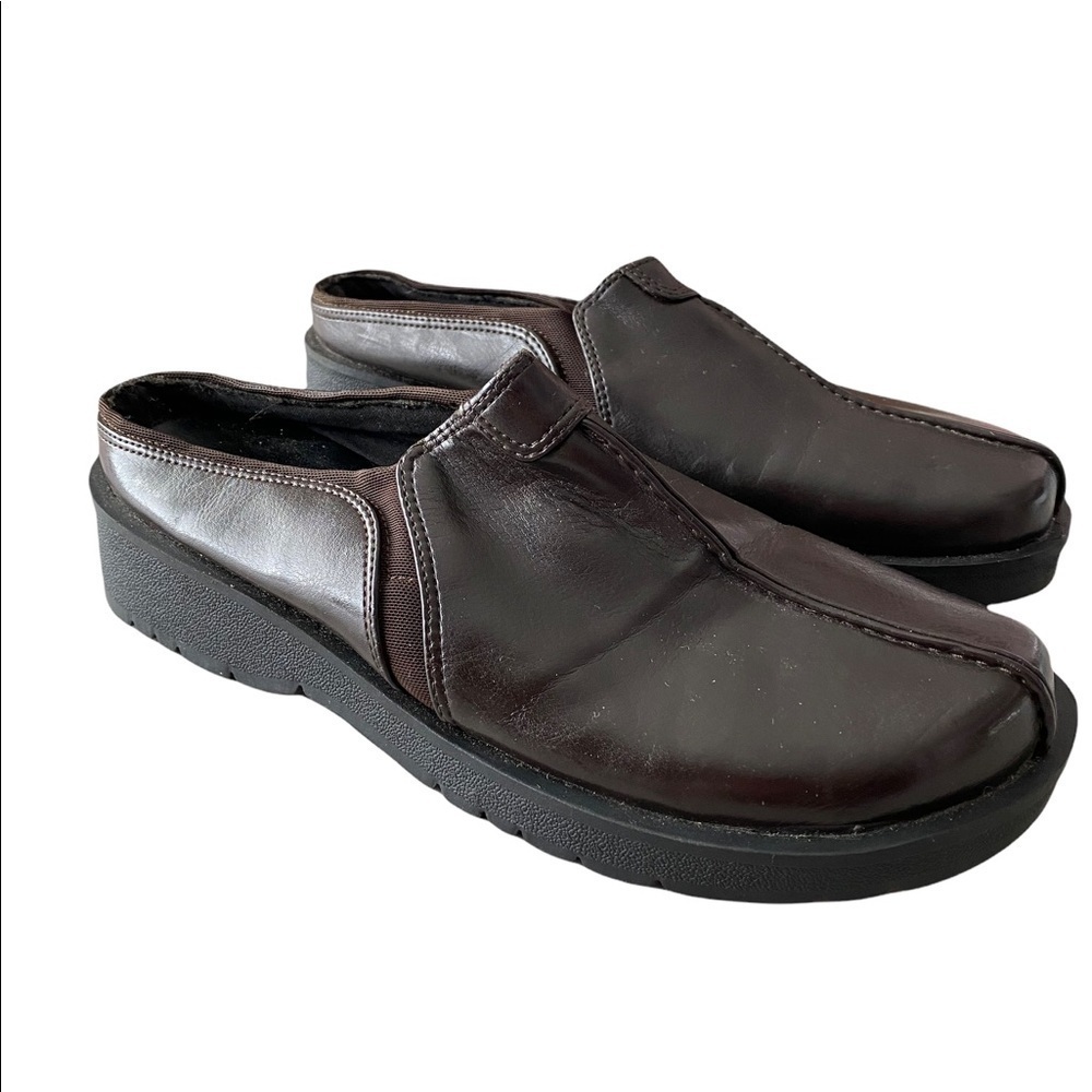 LIZ BAKER Dark Brown Clog Style Shoe